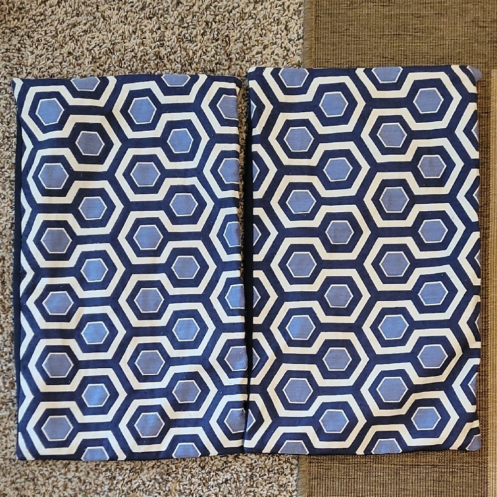 Pillows case Blue and White Patterned - Picture 1 of 6